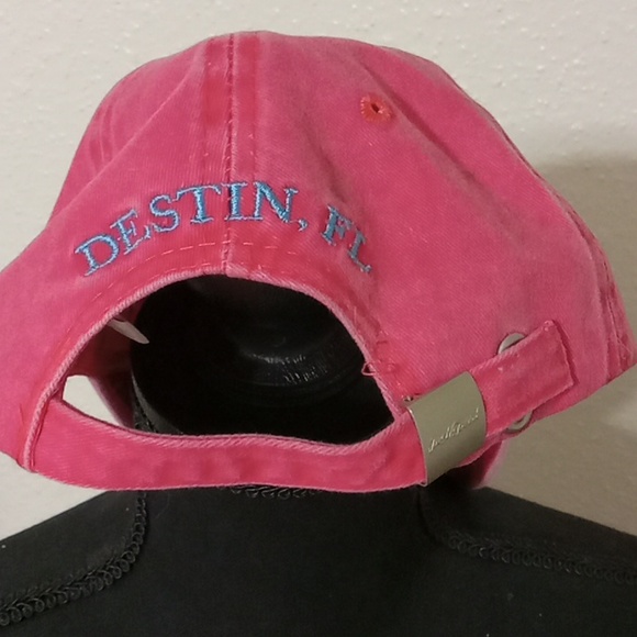 Red cap - Picture 3 of 4